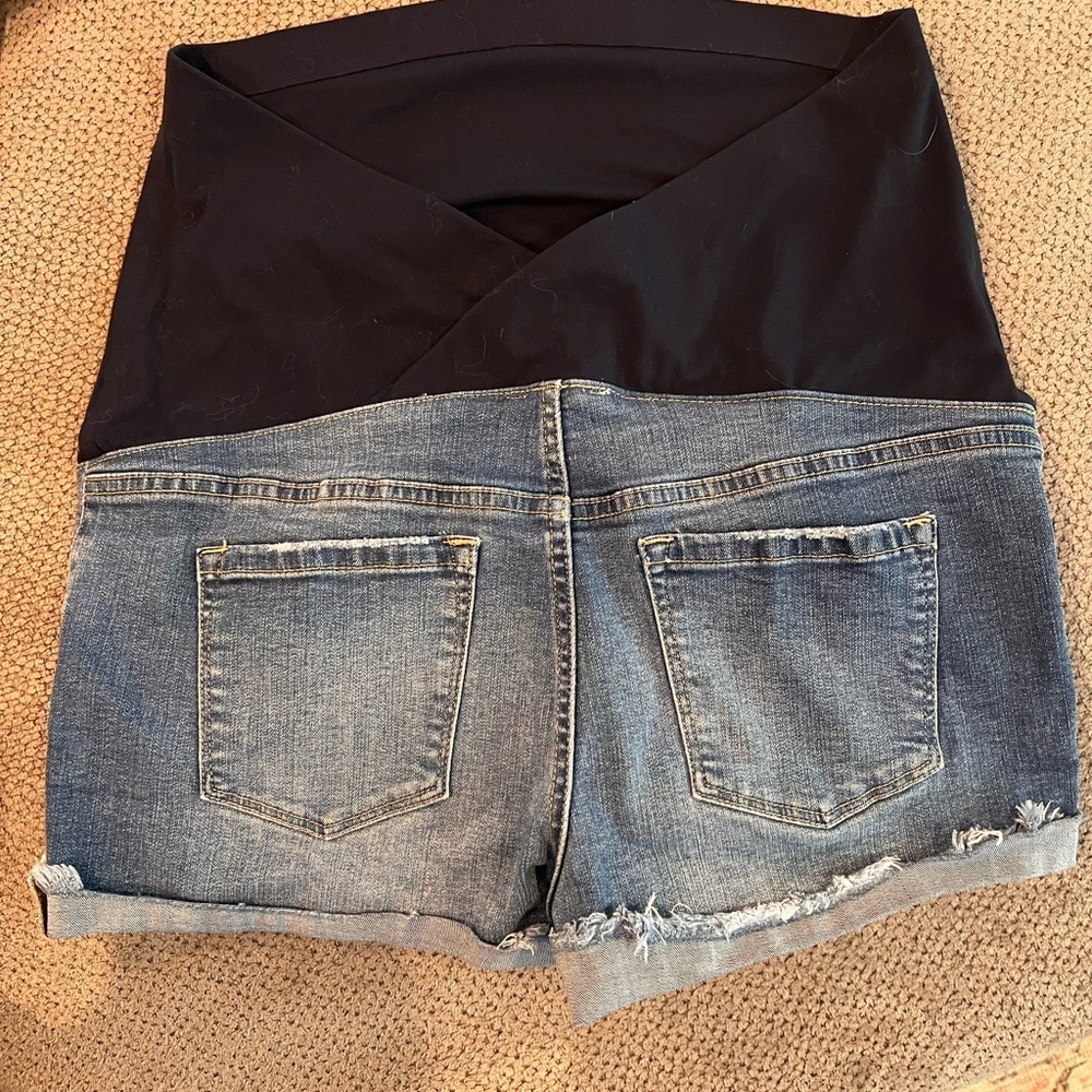 Ingrid & Isabel Over the Bump Cutoff Denim Maternity Shorts - Picture 6 of 8